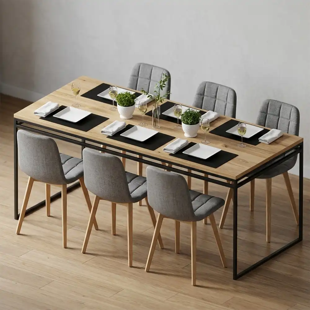 Mesa de Jantar posta com 6 cadeiras