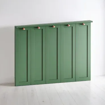 Painel com cabideiro e aparador
